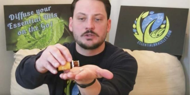 How to use your essential bracelet Essential Bracelet inventor showing how to apply essential oil to the tablet