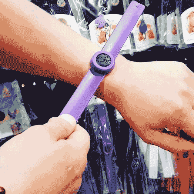 Update more than 83 bracelet gif best 3tdesign.edu.vn